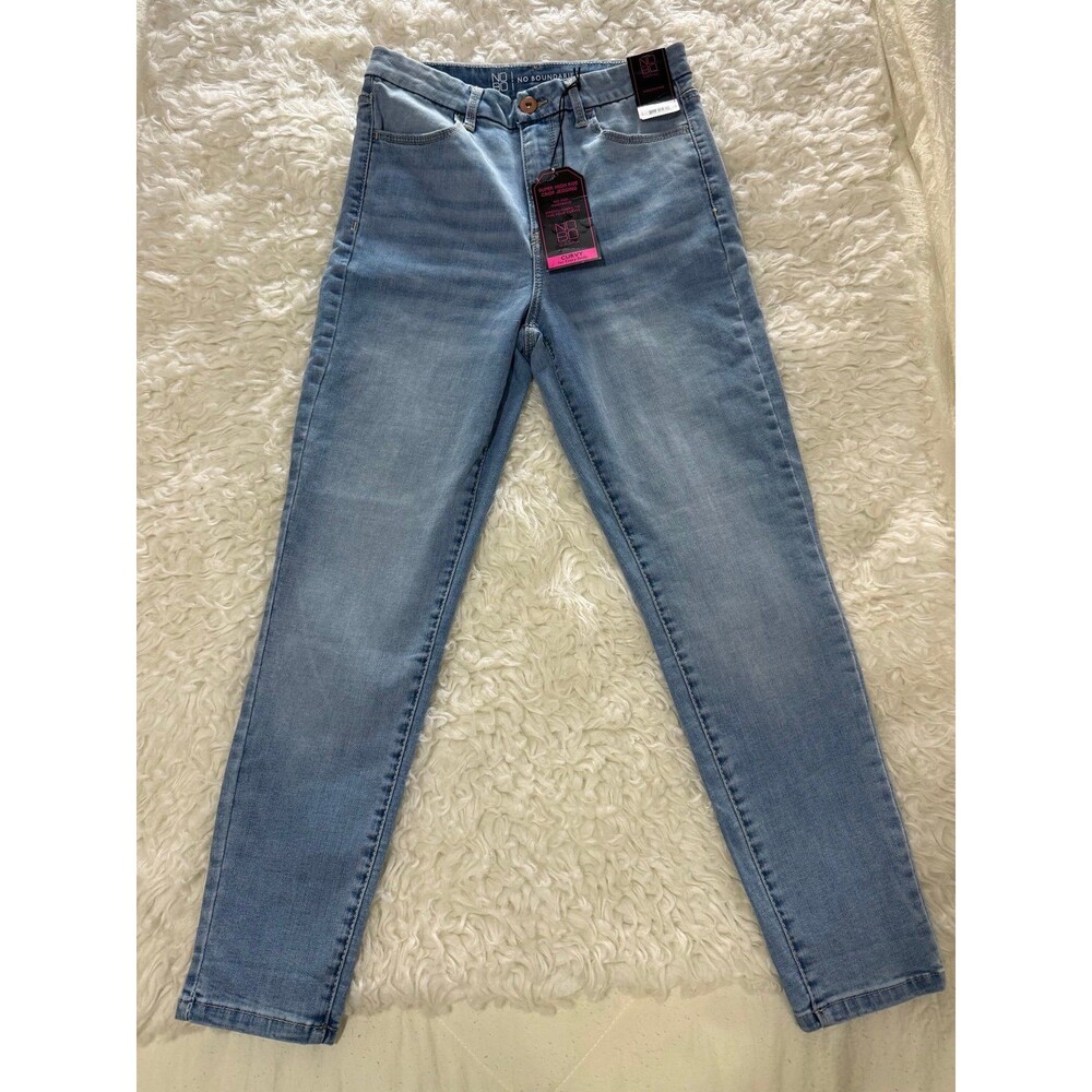 NWT Curves Light Blue Crop Jegging – Size 9 - Women's